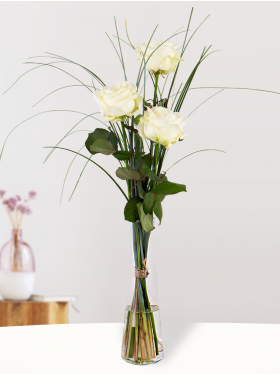 Drei Weiße Rosen inklusive Vase