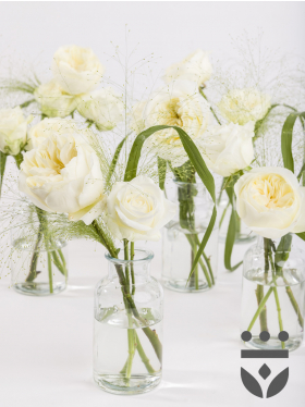 6 Weiße Centerpieces, inklusive Vasen - Platinum | Kurz gebunden