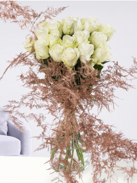Luxus Weihnachtsstrauß Weiße Rosen