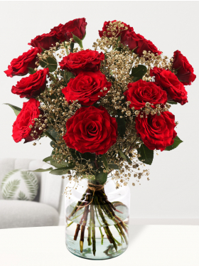 Roter Rosenstrauß mit Goldfarbene Schleierkraut