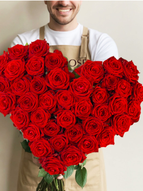 Strau&szlig; Rote Rosen in Herzform - Red Naomi