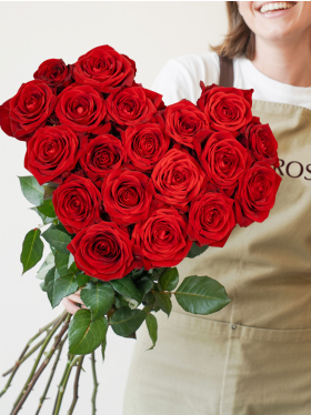 Strauß Rote Rosen in Herzform - Valentinstag
