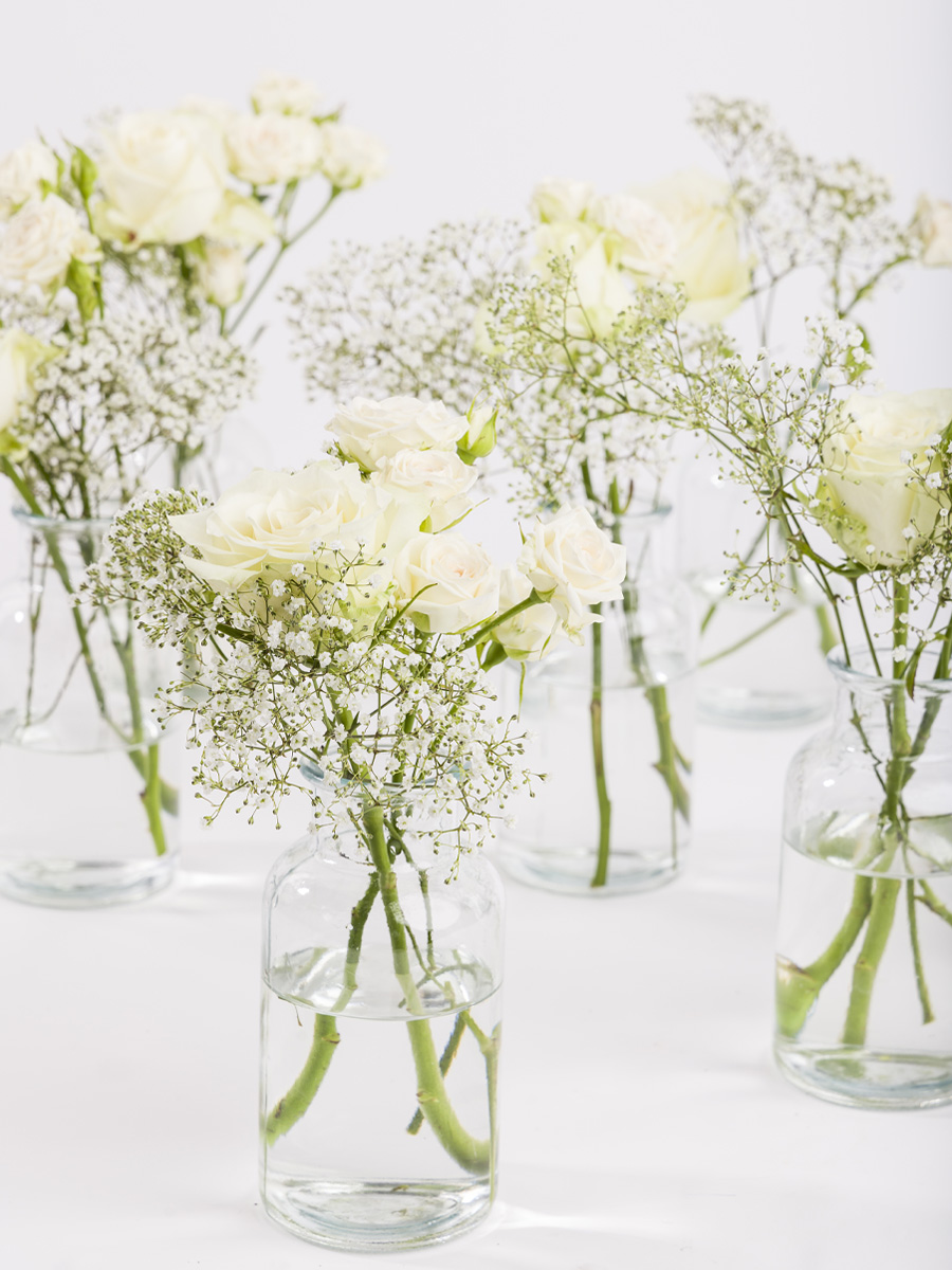 6 Weiße Centerpieces inklusive Vasen - Silber | Kurz gebunden