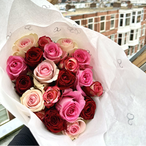 Kundenfoto: Rosa-Roter Rosenstrauß Kundenfoto: Rosa-Roter Rosenstrauß